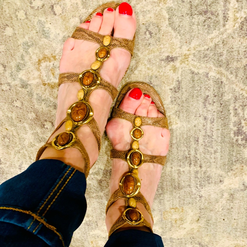 Bandolino sandals snake skin leather round stones  heel 1/2” zipper back/worn 1X